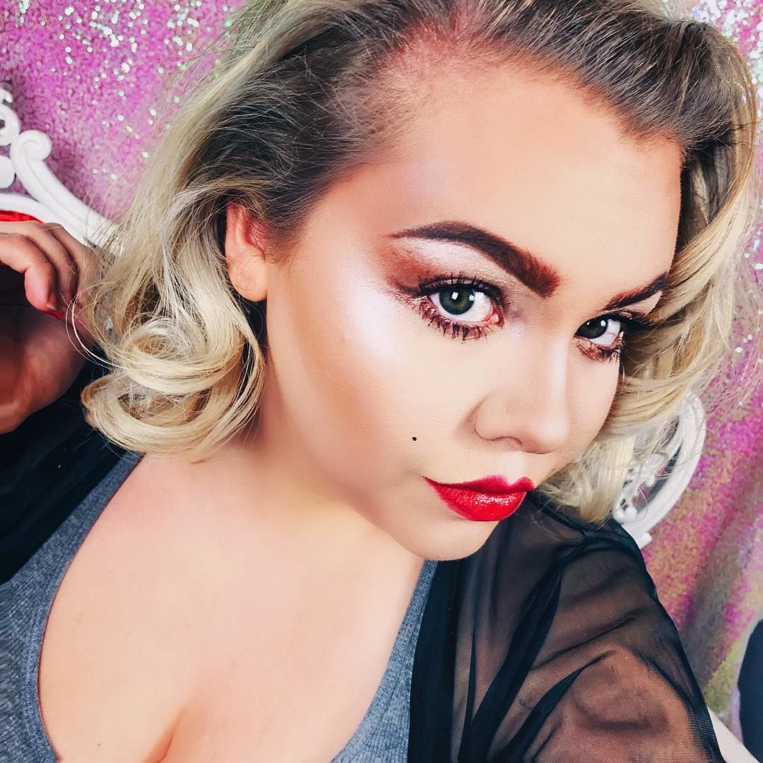 How to Make Eye Makeup Last All Day Elizabeth Mott