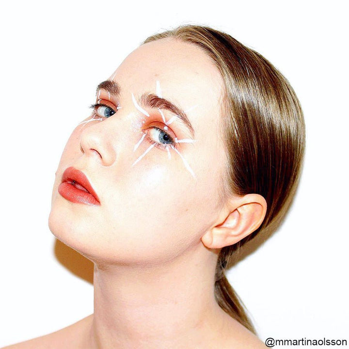 Elizabeth Mott is here to help you with how to make your eyes look bigger